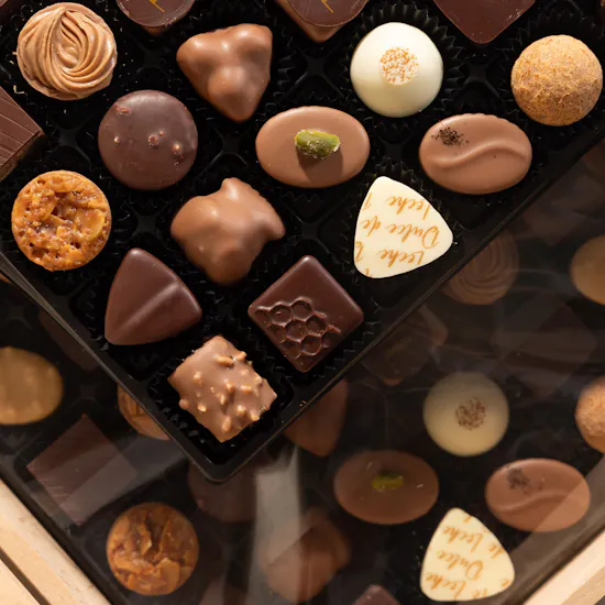 Läderach Praline and Truffle Assorted Extra Large Wooden Chocolate Box