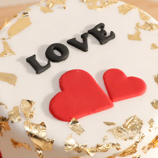 Floward Golden Love Cake
