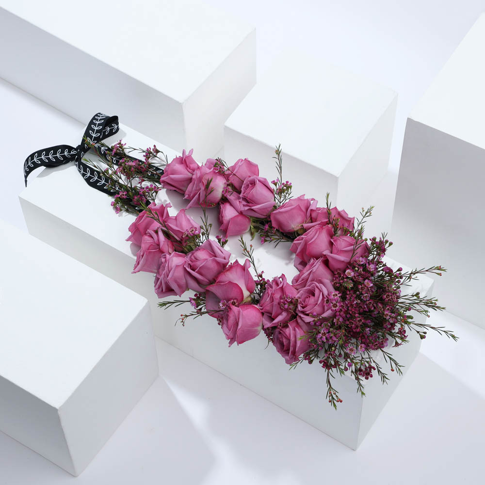 Amazon.com: Layseri Hawaiian Luau Flower Leis Jumbo Necklace Mahalo Floral  Leis Graduation Wedding Leis (Necklace Style 1) : Clothing, Shoes & Jewelry