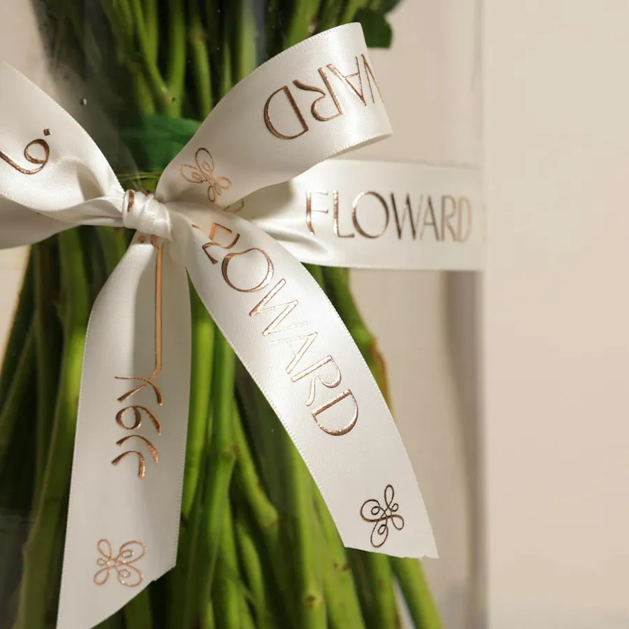 White Baby Roses Vase | 50 Flowers 2