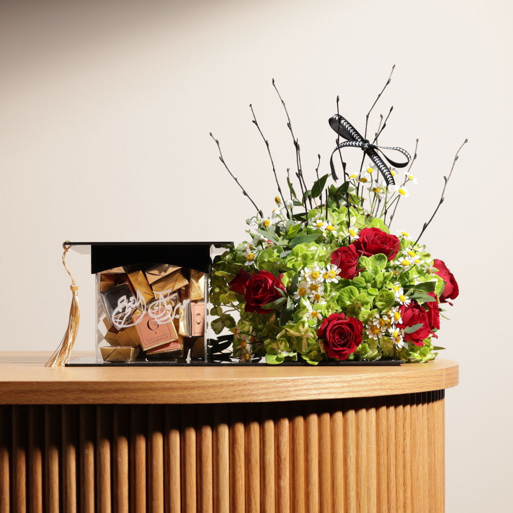 Ghazl Graduation Chocolates Hat | Flowers