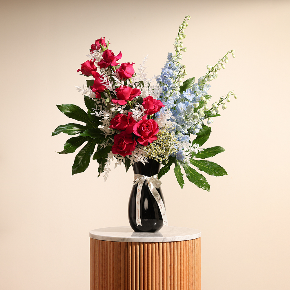 Midnight Bloom | Black Vase