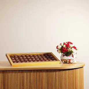 Ghazl Golden Chocolates | Bright Vase