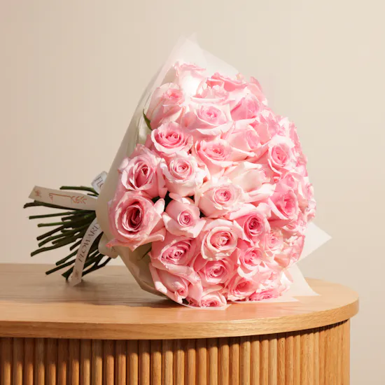 Picturesque Light Pink Roses Bouque