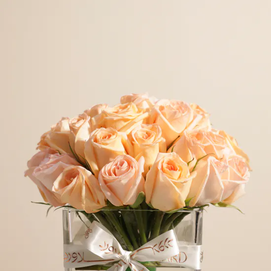 Elegant Peach Rose Vase | 35 Roses