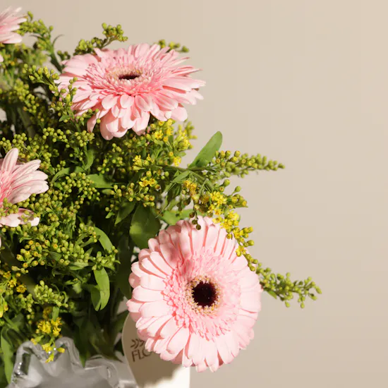 Cheerful Pink Harmony Flower Vase