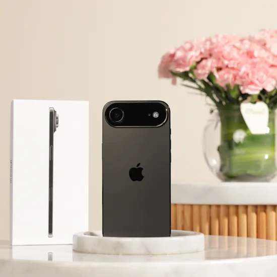 Apple iPhone Air Space Black 256GB | Blush of Gratitude Flowers