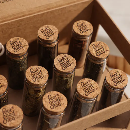 Feel Good Tea Original Discovery Box | Charming Elegant Flower Bouquet