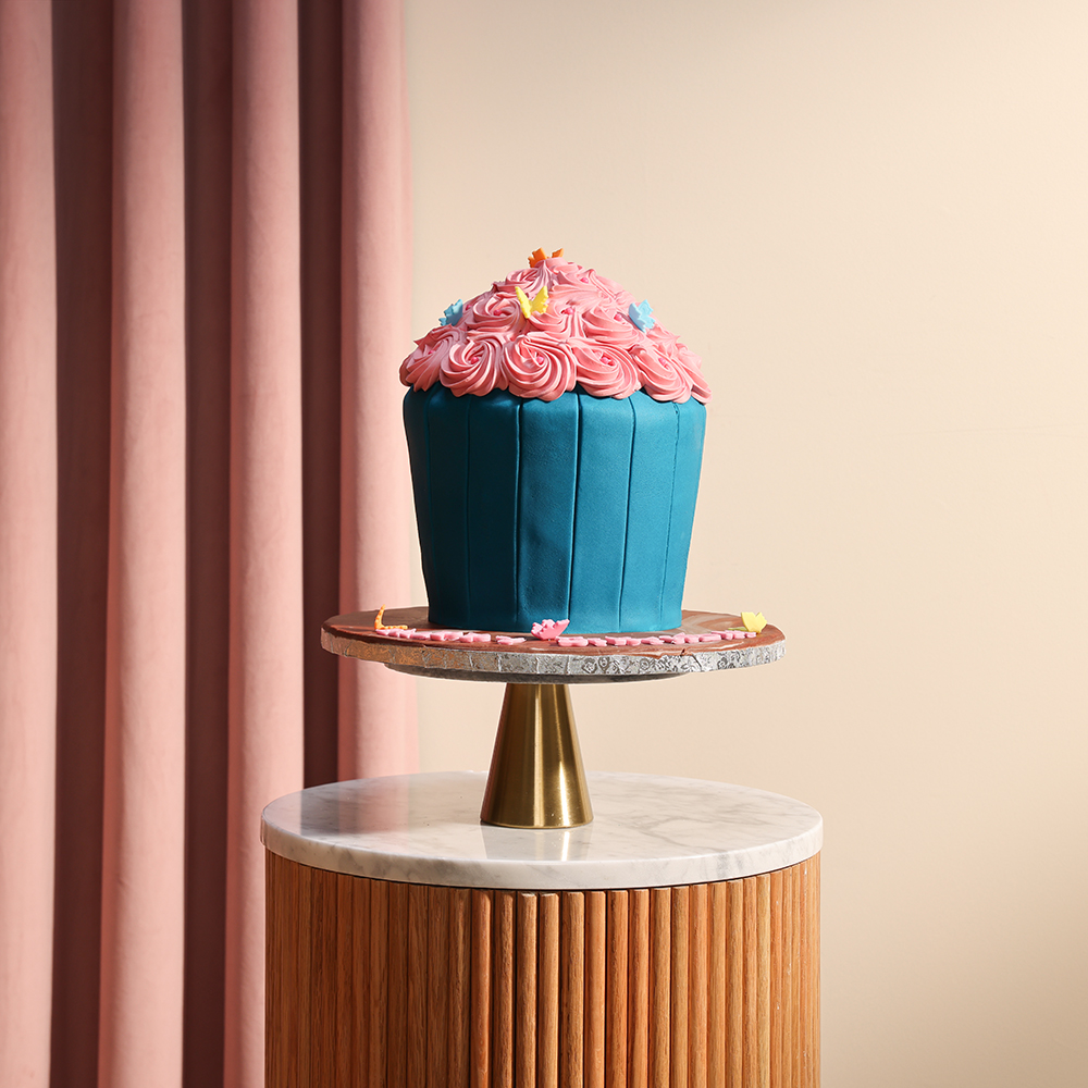 Floward Happy Birthday Cake