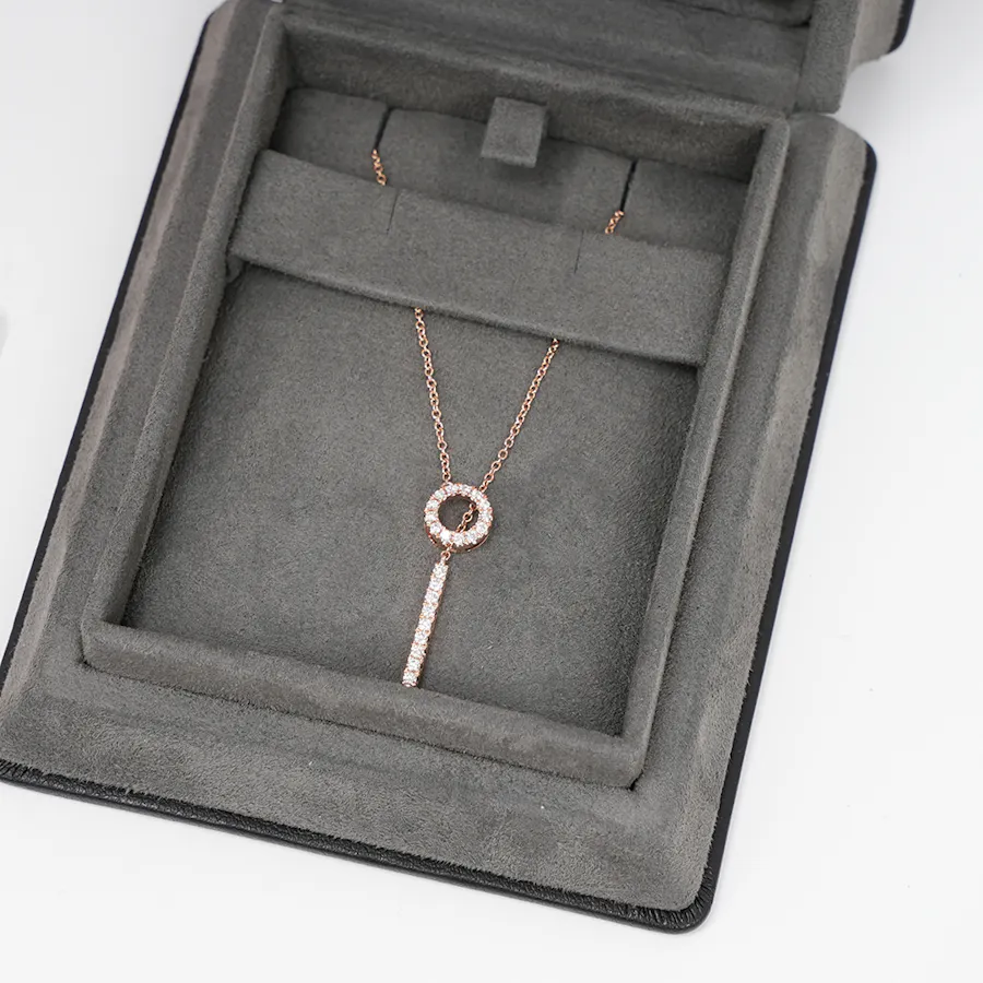 LUSTRO Jewelry with Delicate Florals 1