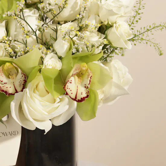 White Grace Flowers Vase