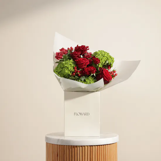 Red Dreams Flower Bouquet
