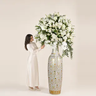 A Grand Reverie Flower Vase A Grand Reverie Flower Vase
