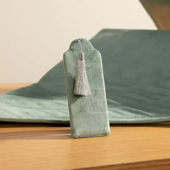 Glossy Touch Green Praying Set