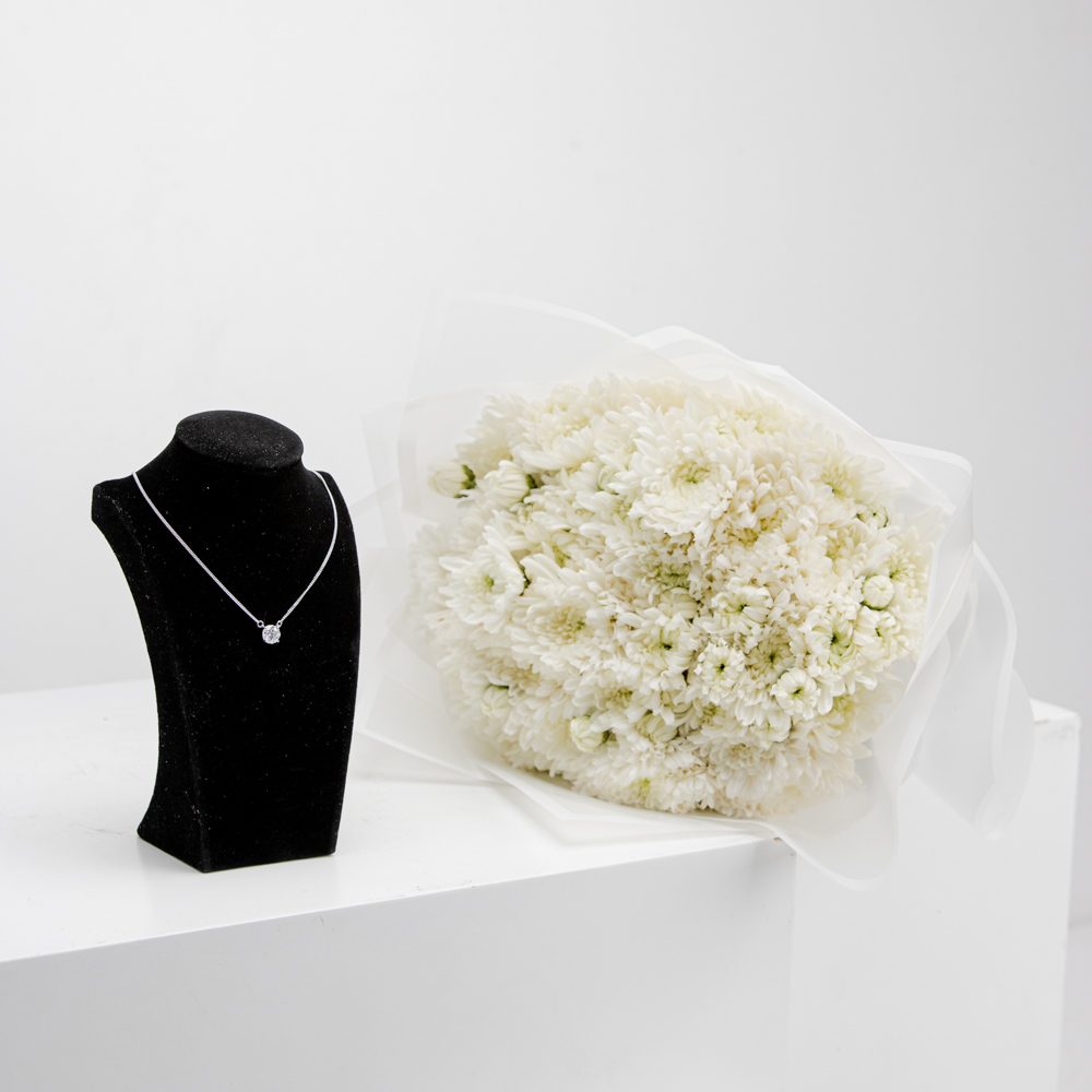 Felizmoda Silver Diamond Necklace with 15 White Chrysanthemums
