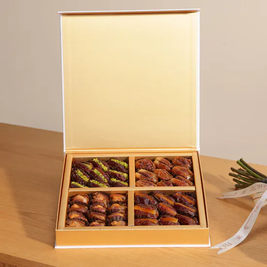 Bateel Qamara Box | White Roses