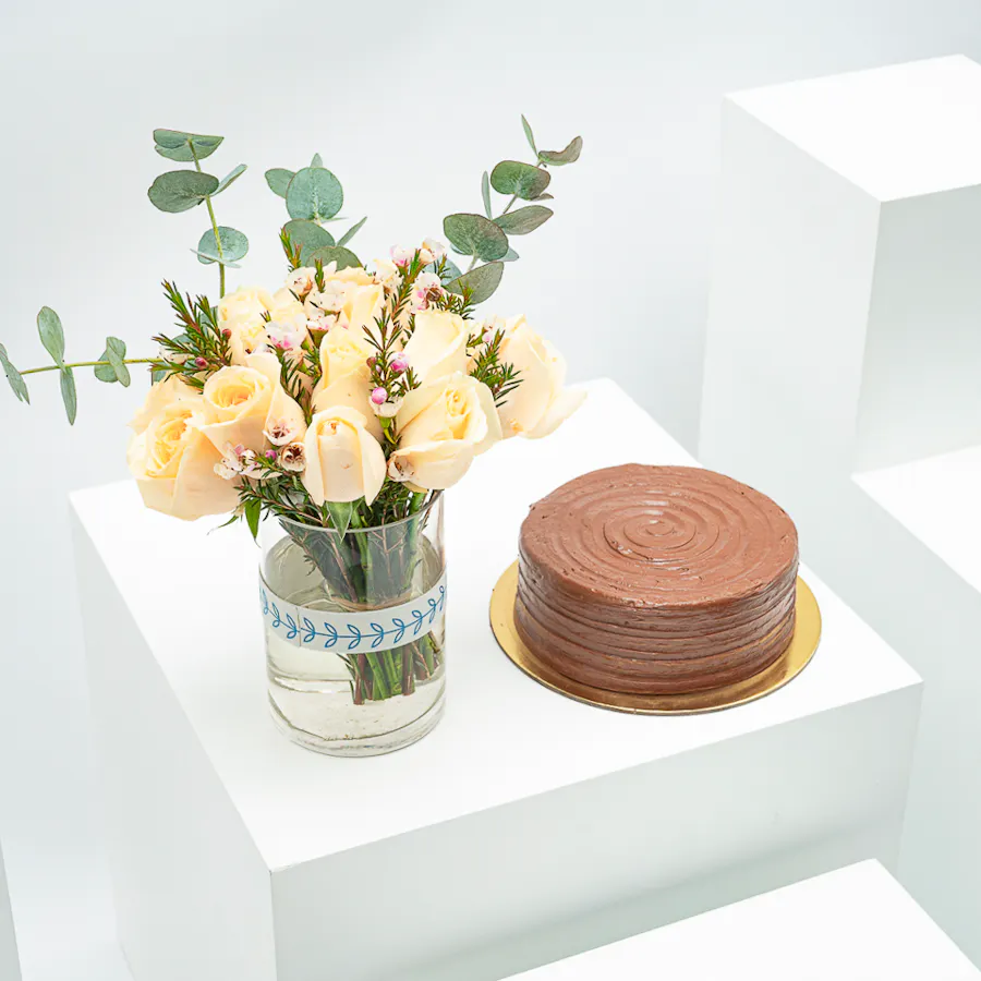 Munch Bakery Chocolate Cake | Peach Roses 3