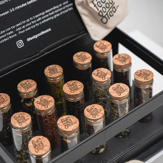 Feel Good Tea Black Discovery Box | Red Blooms Bouquet