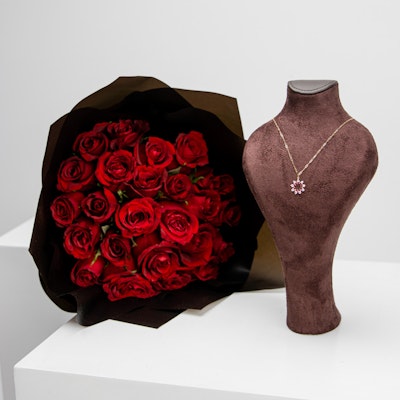 L'Azurde Flower Necklace & 25 Red Roses