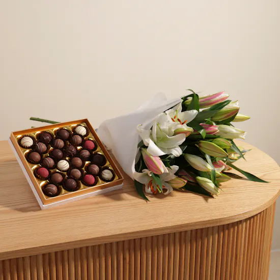 Bateel Alaska White Truffles Box | Lilies Bouquet