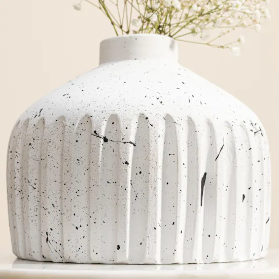 Ukiyo Whispering White Gypsophila Covey Vase