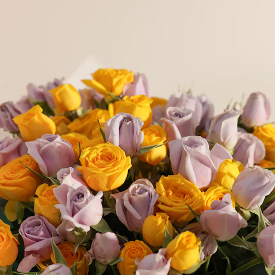 BelovedOne Personalize Bag and Blanket Gift Set | Stunning Flowers