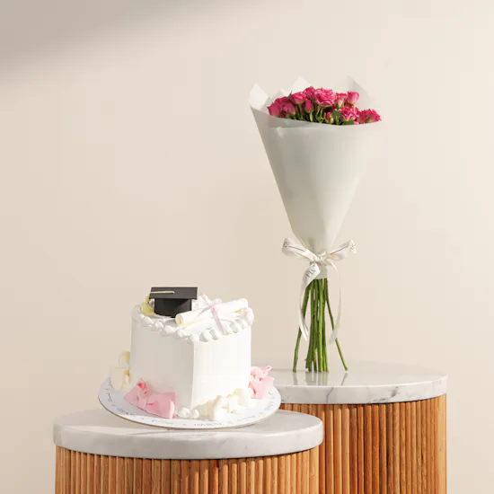 Floward Graduation Heart White Cake | The Proud Moment Flowerd