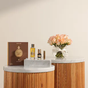 Abdul Samad Al Qurashi Sasura Oud Oil Set | Graceful Peach Rose Vase