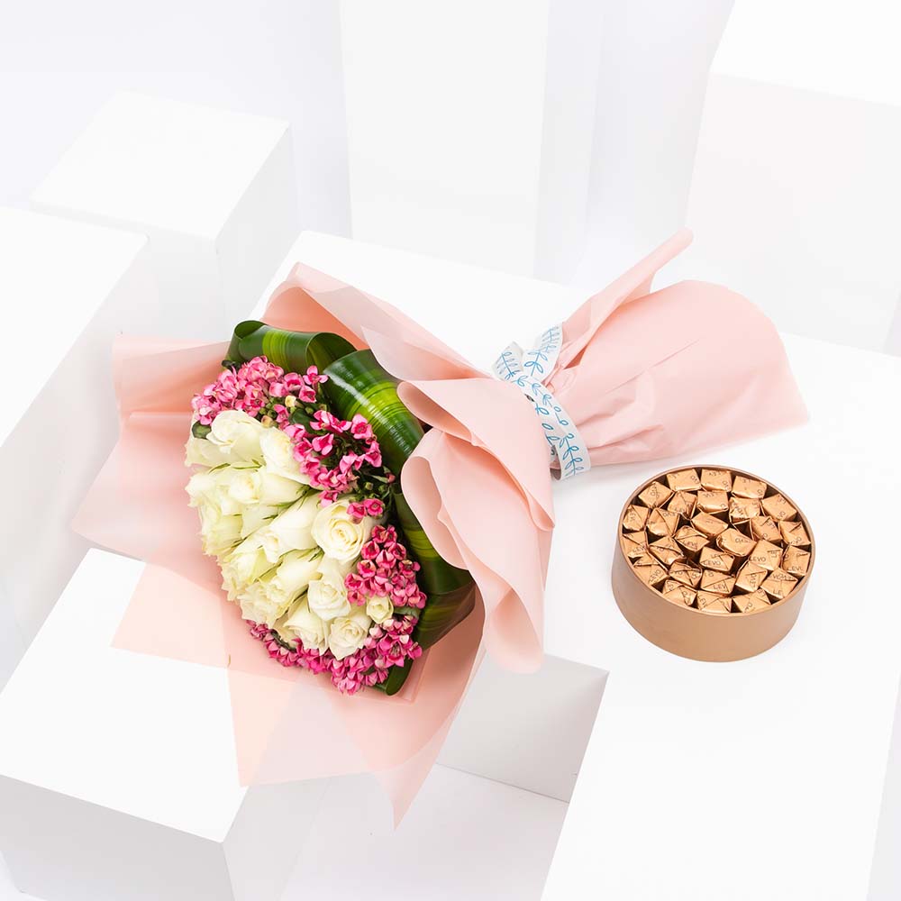 شوكلاتة ليفو مع باقة ورد - 28 قطعة