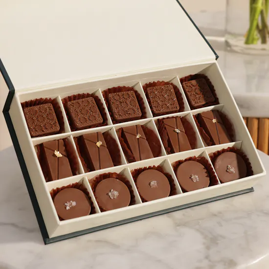 Floward Exclusive Chocolates Box | Voyage Flowers Bouquet
