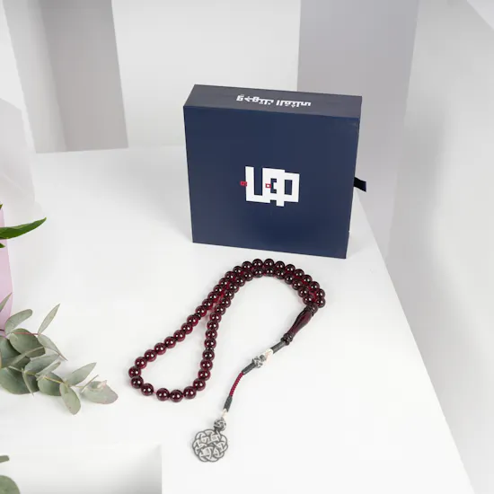 Kun Deer Blood Rosary | Elegant Flowers