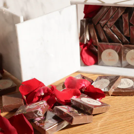 Floward Whisper of Roses Chocolate Boxes