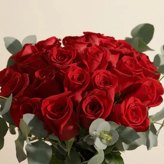 مزهرية زهور وهج الرومانسية
