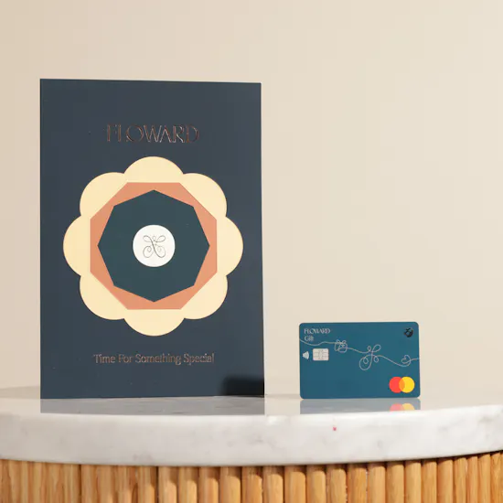 Floward 50 BHD Card | Serene Flower Vase