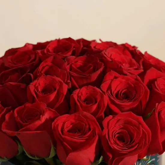 Crimson Red Rose Box | 25 Flowers