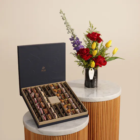 Nua Exclusive Dates Box | Elegant Touch Flower Vase
