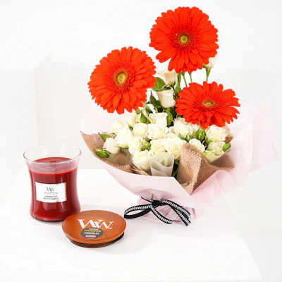 Woodwick Cinnamon Chai Medium Candle | Red Gerbera Woodwick Cinnamon Chai Medium Candle | Red Gerbera