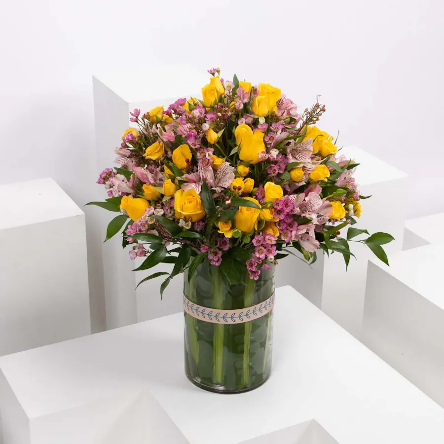 Radiant Harmony | Flowers Vase 1