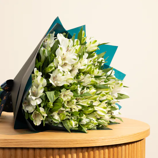 Floward Chocolate Mousse Cake | White Alstroemeria