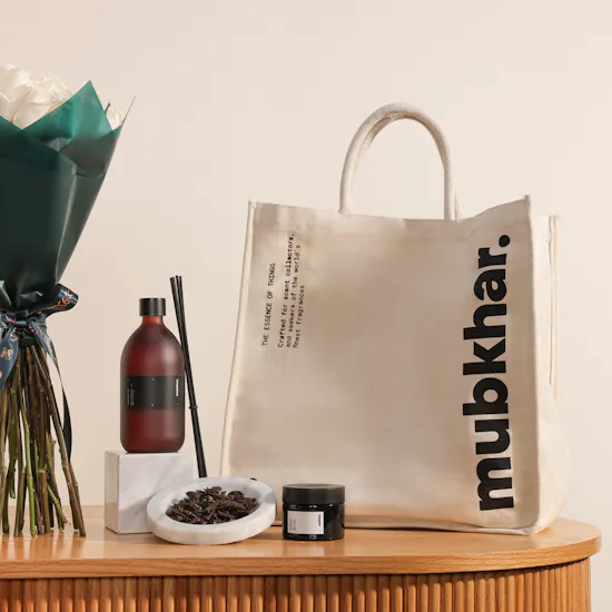 Mubkhar Elegant Home Gift Set | Unique Flowers