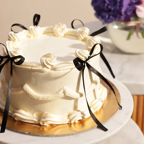 Sweet Atelier Chocolate Cake | Elegance Flowers Vase