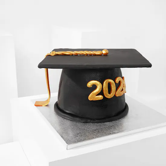Floward Graduation Hat Cake