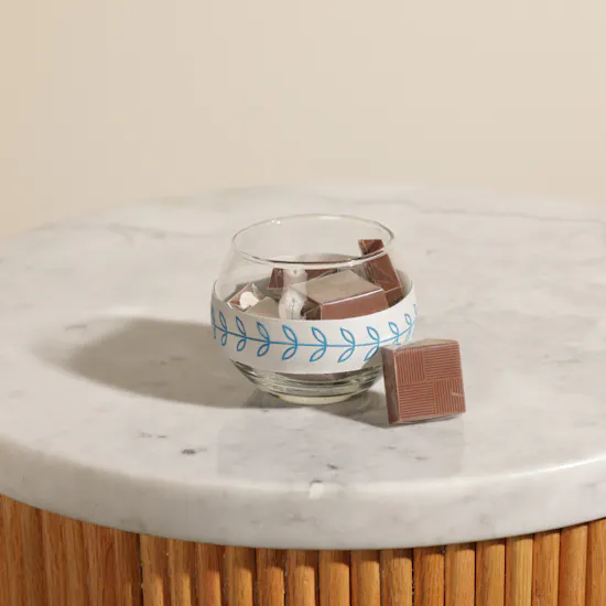 Floward Chocolate Vase | 12 Pieces