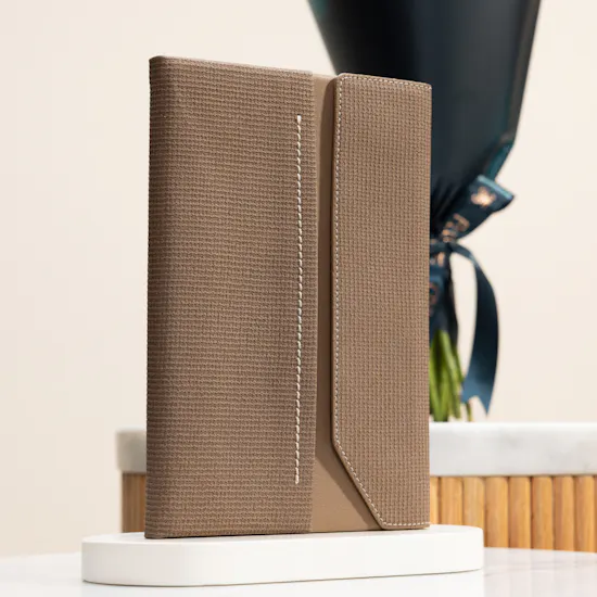 Atom Caramel Pro Notebook | Delight Flowers Bouquet