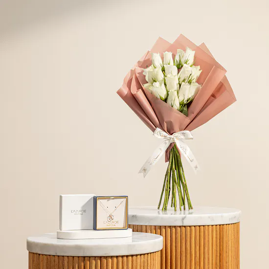 L’azurde Letter E Gold Necklace | Radiant Charm Bouquet