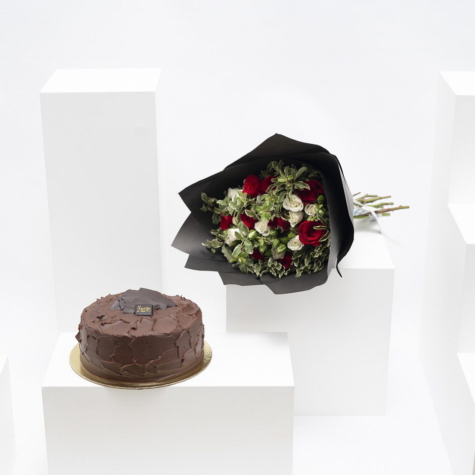 الباقة الحمراء مع سكر ندى - كيك شوكلاتة الفدج