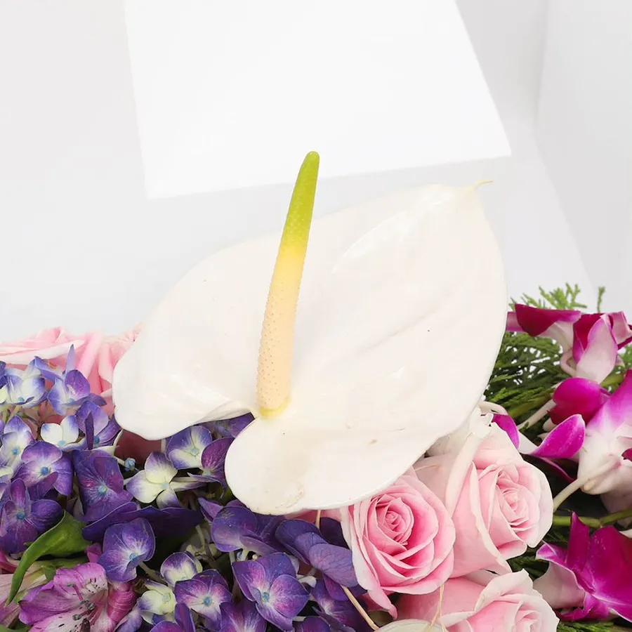 Top Table Flowers Arrangement 4