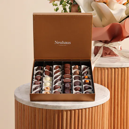 Neuhaus Large Prestige Gift Box | Graduation Flowers