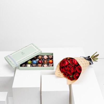 Floward Chocolate Medium Box | Red Roses