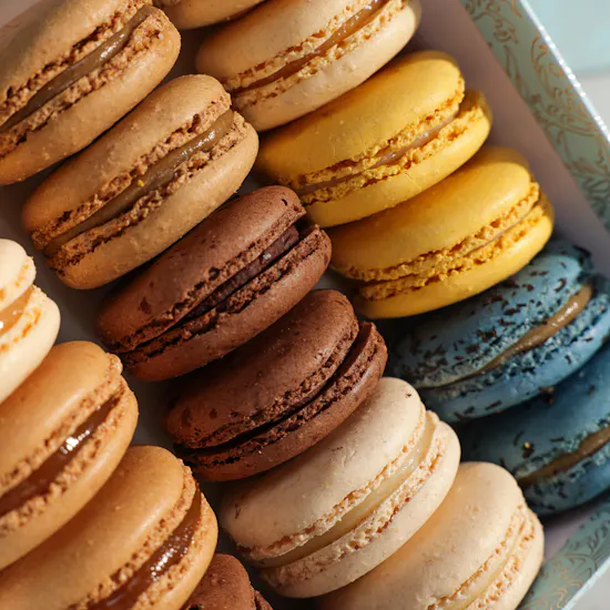 Ladurée Macaron Blue Arabesque Box